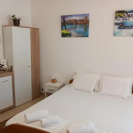 Tedy Guest house *
